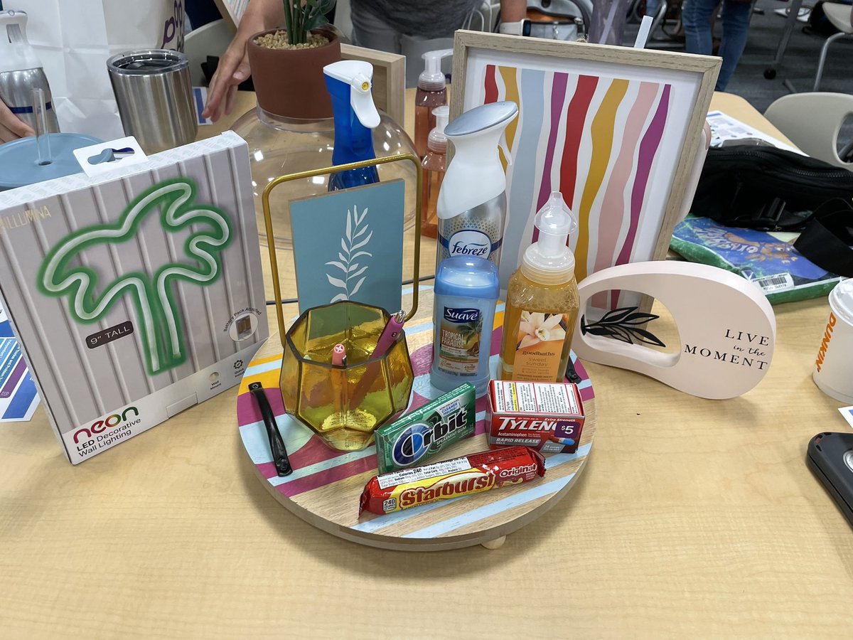 MrsBradleyLES's tweet photo. We took our Wildcat Retreat to Pop Shelf to update our work environments! 2nd grade took on our workroom to THRIVE in! 🌴🤍#beachingandteaching @lexingtonelemsc https://t.co/BJss52dur5
