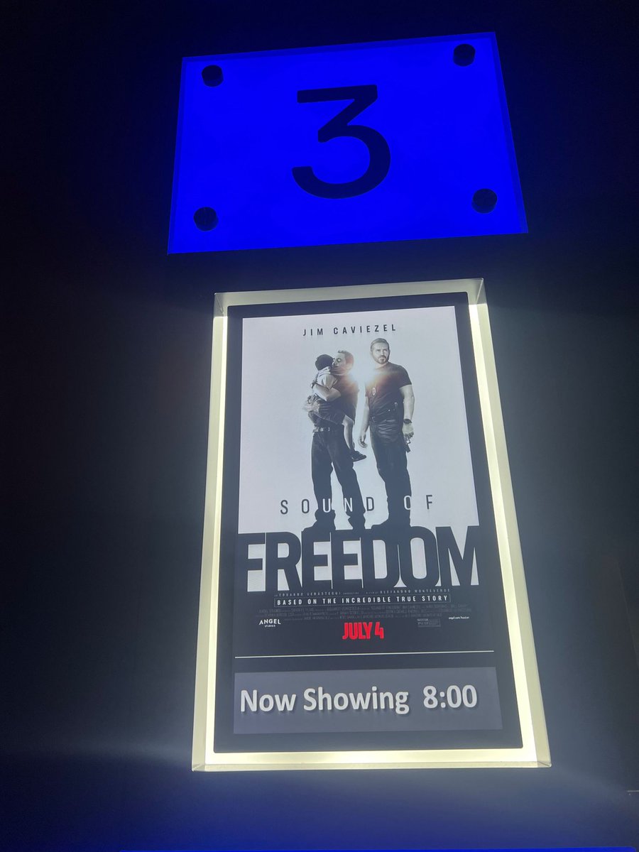 #SoundOfFreedom 
.
Hacía años que una película no me tocaba tanto la fibra. Desde el inicio vas viendo la simplicidad de la producción pero aún así, con el primer plano te das cuenta que vas a sufrir. Las actuaciones de los niños te desgarran por completo, sin decir nada, solo