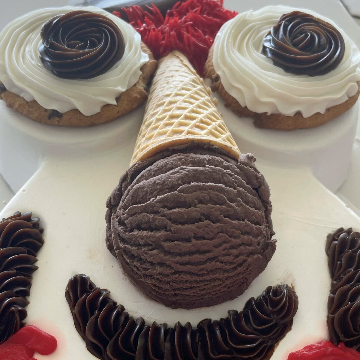 CarvelIceCream's tweet photo. the face i see in my dreams https://t.co/ciYyyH1Drn