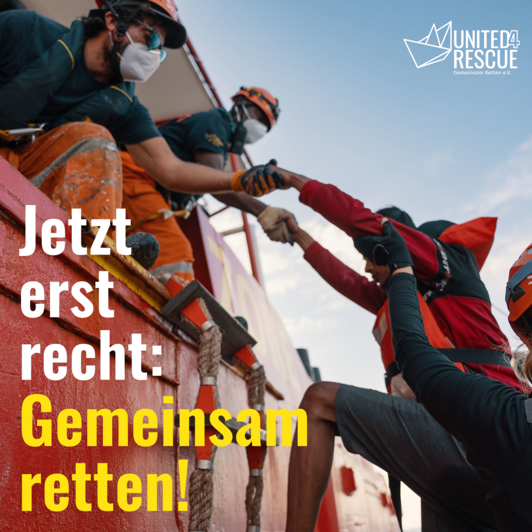 Monatelang hat uns das <a href="/AuswaertigesAmt/">Auswärtiges Amt</a> hingehalten, jetzt steht fest: United4Rescue wird kein Geld vom Ministerium bekommen. Stattdessen müssen Organisationen direkt Mittel beantragen – und bei den 2 Mio. Euro für die #Seenotrettung wird gekürzt.