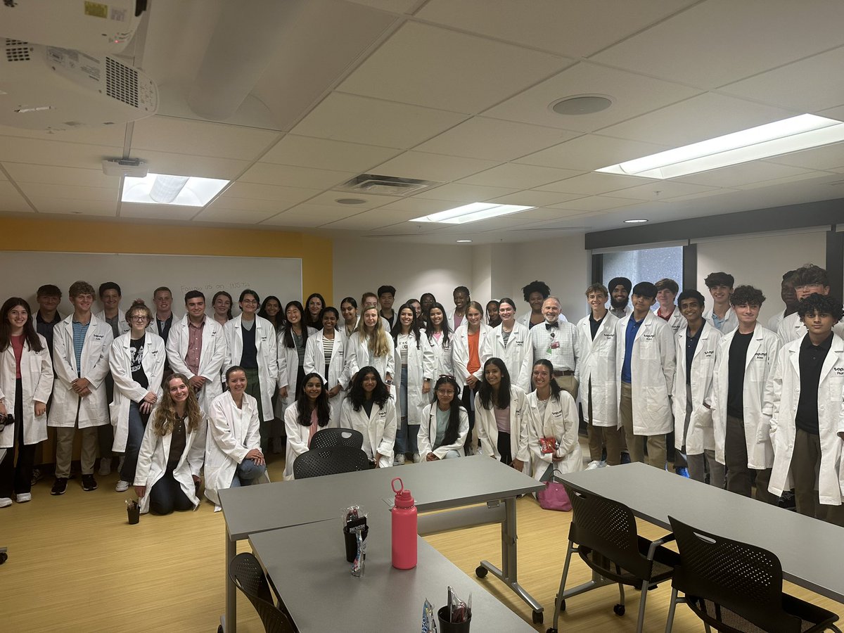 myTAPHEALTH's tweet photo. On Thursday, our #TapHealth students loved their visit to @UCincyMedicine! We are so appreciative of everyone who spoke to our students and the MedCat’s for giving us a tour of the Med School! https://t.co/KflLMHwoXM