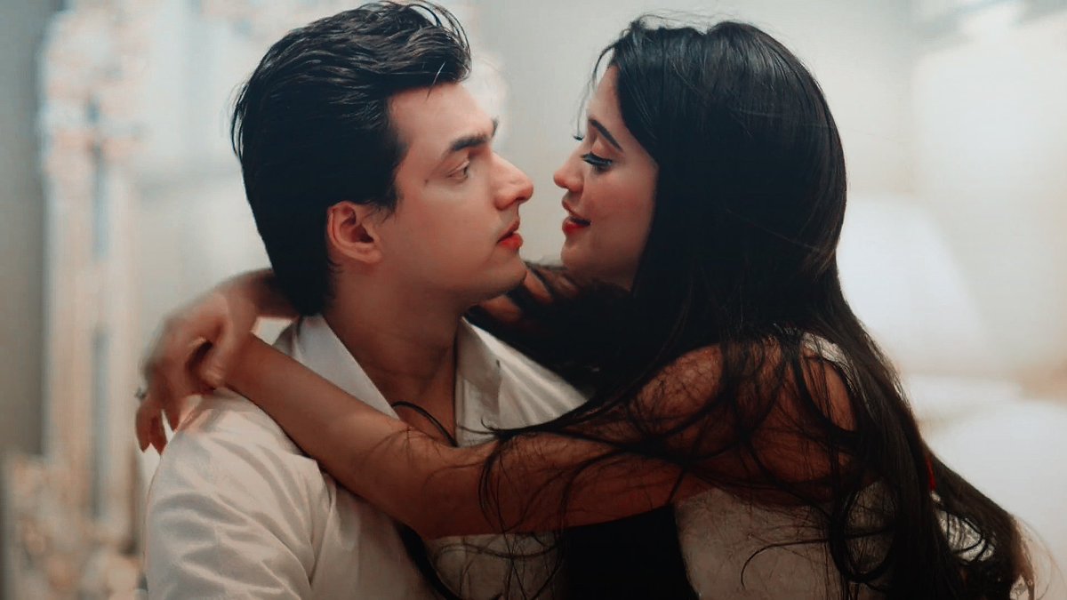 – You smell like love 💌

#Yrkkh || #Kaira 
#MohsinKhan || #ShivangiJoshi