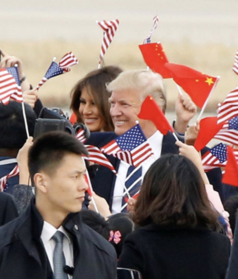 RT @MichaelDeLauzon: President Trump and First Lady Melania arrive in China, November 10, 2017. https://t.co/Ez01BmzZNt
