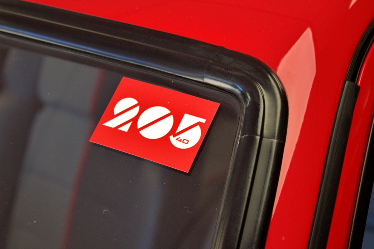 elan_pr's tweet photo. The Tolman Edition 205 GTI, back from last week's visit to @AventurePeugeot Museum in Sochaux, France 🇫🇷
The museum held a celebration of 40 years of the 205, and this definitive edition of the legendary hot hatch was right at home 🏠
#Tolman #40ans205 https://t.co/YcO4AATiFi