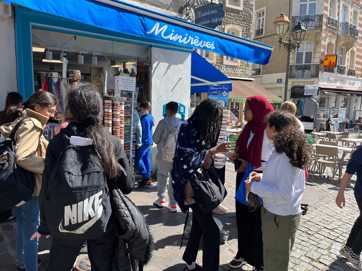 ghsmflofficial's tweet photo. Shopping time! Our year 9s are bringing some gifts for their loved ones 🥰 @ghsofficial https://t.co/LJxVGfcK6j