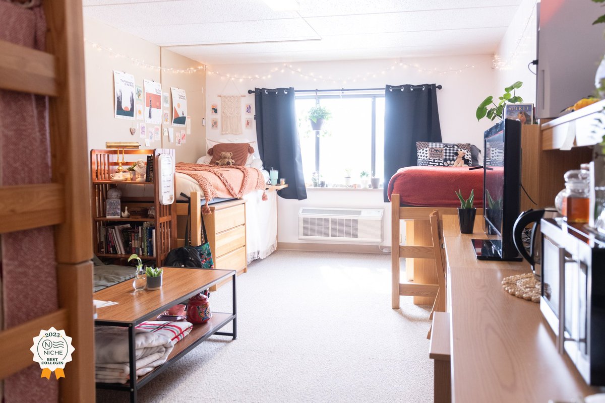 NorthwesternMN's tweet photo. It feels good to be #1 🪩🤩

UNW is thrilled to announce that we have the #1 Best College Dorms in Minnesota for the 3rd consecutive year! https://t.co/poYk5L3KWK