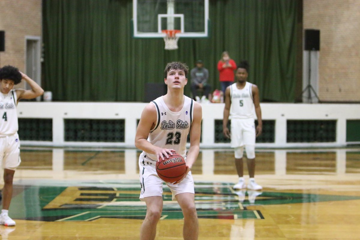 JPBoysBB's tweet photo. Welcome Coach Laatsch! We are happy to announce Austin Laatsch as the newest member to our coaching staff. Austin is a former collegiate player at Delta State University and the University of Montevallo. We are thrilled to welcome him and his wife, Jillian, to our #PrepFamily! https://t.co/m69kPNxuql