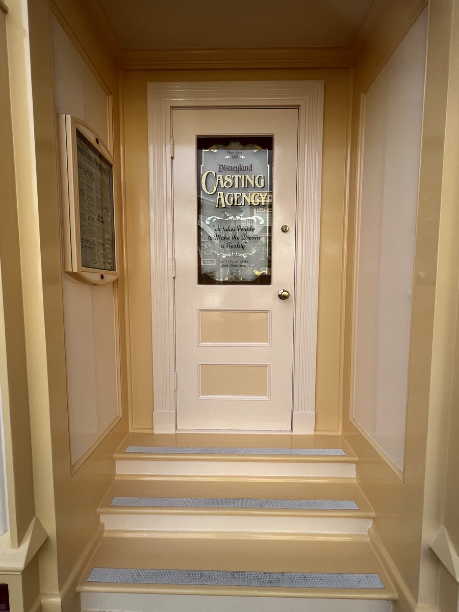 LaurasMiscMovie's tweet photo. Proud to have been one of the people who made the dream reality for four years. #Disneyland #Disneyland68 https://t.co/ikfTmWP9ep