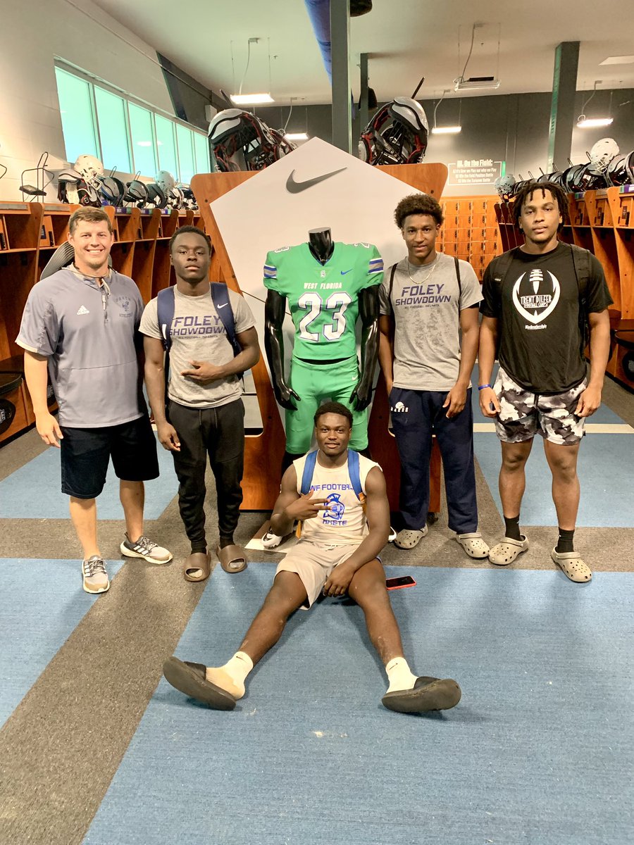 CoachPip42's tweet photo. Great time at UWF today 🏈 @CoachK_Conner @SteveNormand @DillonHudson_7 @Dhud_6 @Mikeyjoh2 @QRobinson23 @BakerHSFootball https://t.co/roojLqYIN8