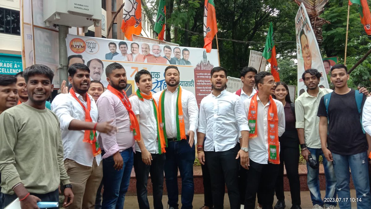 BJPSTUDENT_CELL's tweet photo. @narendramodi जीके ९वर्ष के उपरांत सेवा , सुशासन और गरीब कल्याण के पर्व पर देश की प्रगति में युवा वर्ग और विद्यार्थियों वर्ग को दी गई सौगात के उपलक्ष्य पर मुंबई में रुईया महाविद्यालय पर @ShelarAshish जी के मार्गदर्शन @TajinderTiwana के नेतृत्व और @ChokseySujay के सहयोग से https://t.co/R2gAuxWtjE