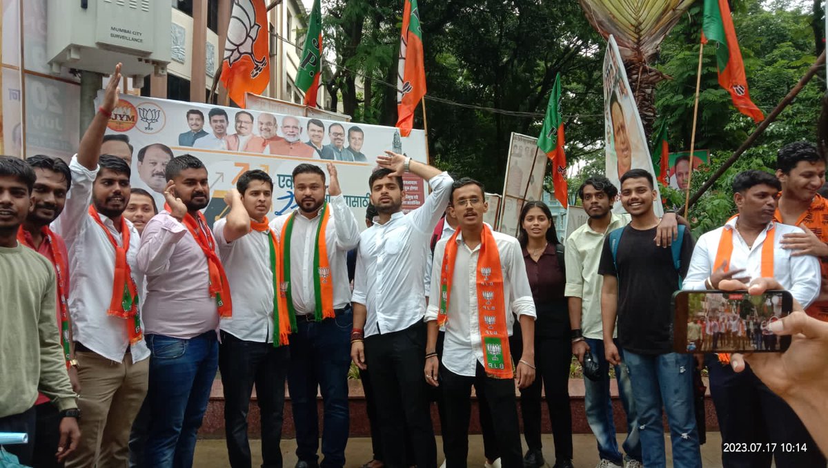 BJPSTUDENT_CELL's tweet photo. @narendramodi जीके ९वर्ष के उपरांत सेवा , सुशासन और गरीब कल्याण के पर्व पर देश की प्रगति में युवा वर्ग और विद्यार्थियों वर्ग को दी गई सौगात के उपलक्ष्य पर मुंबई में रुईया महाविद्यालय पर @ShelarAshish जी के मार्गदर्शन @TajinderTiwana के नेतृत्व और @ChokseySujay के सहयोग से https://t.co/R2gAuxWtjE