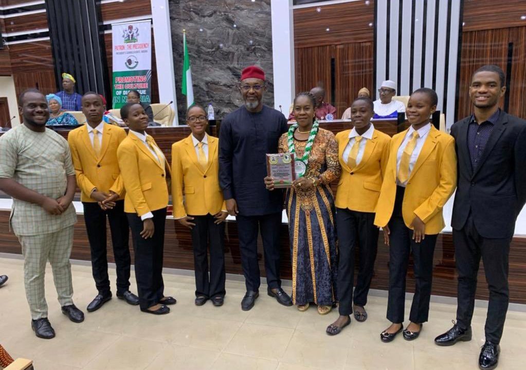 IgboHistoFacts's tweet photo. Anambra clinched three Awards at National Debate Championship, set to represent Nigeria in Dubai.

Adaeze Anikwuolum- QRC Onitsha
Ann Nwamgbada- Capital City Awka
Amaka Mmadugafor- Mater Amabilis Umuoji
Okey-Okonkwo John- All Hallows Onitsha, etc

Let's Retweet to celebrate them! https://t.co/duVia2xF8F