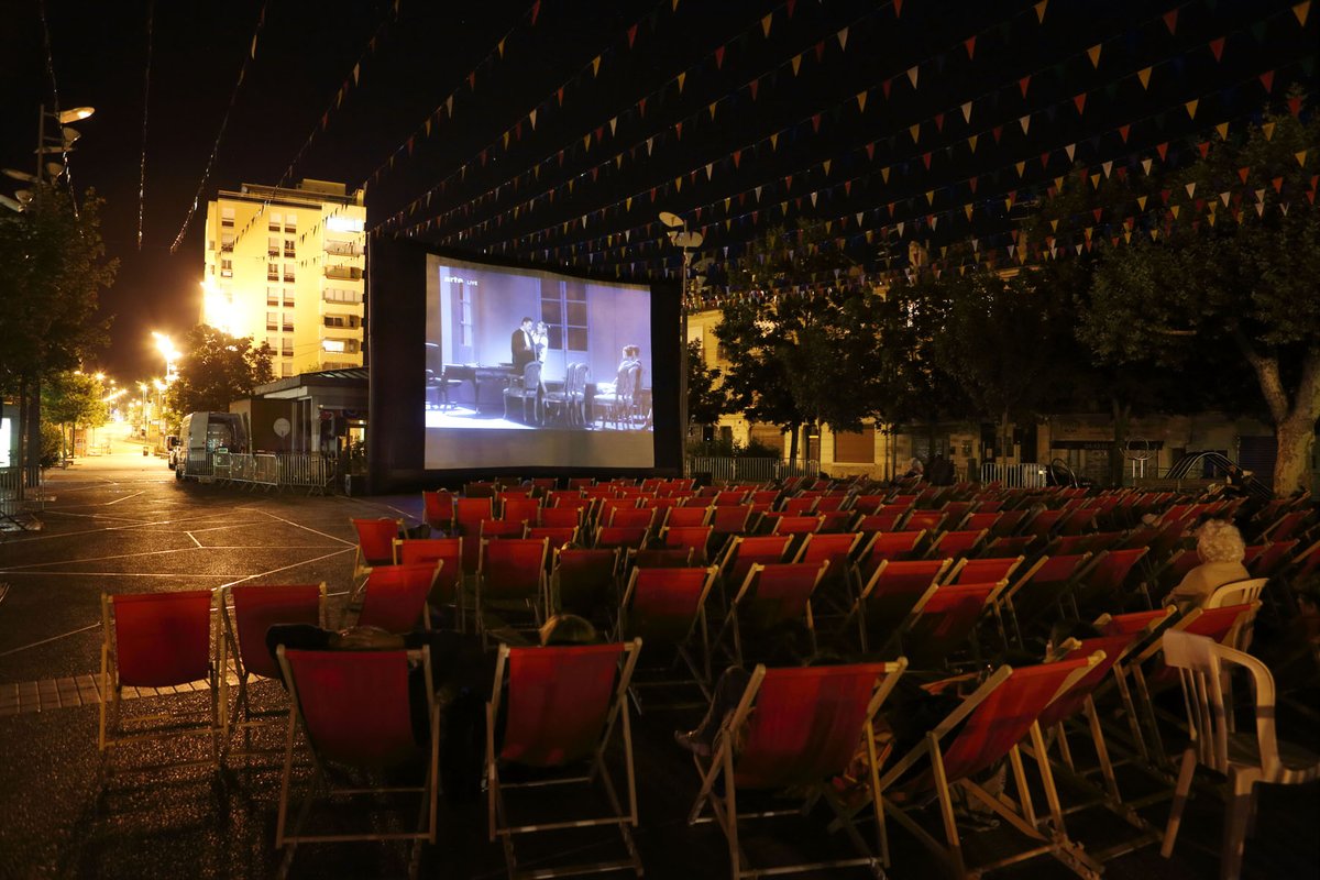 [ PROJECTIONS D’OPÉRA 🎬 ] Les projections gratuites sur grand écran sont de retour dès ce 18 juillet et jusqu’au 17 août dans différentes communes de la Région SUD Provence-Alpes-Côte d’Azur ! Plus d'infos 👉 bit.ly/44OOfkY #projections #festivalaix