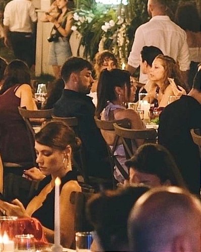 Leila_alp's tweet photo. Our sweets at the Diamond Night Party 💞 
#AlpNavruz #SilaTürkoğlu
 #ELLESummerWeekend #Rahatol #SkechersDiamondNight https://t.co/5A0H4takvE