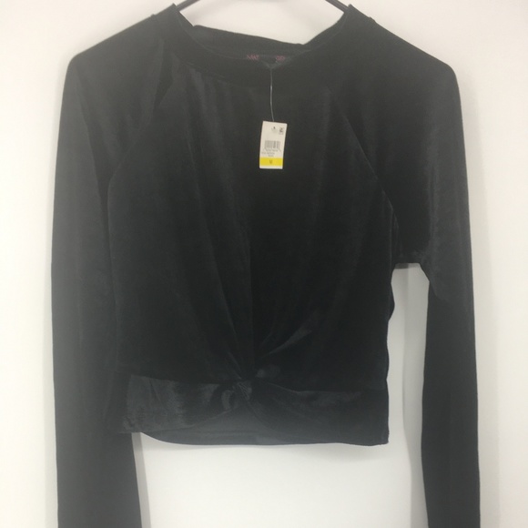 So good I had to share! Check out all the items I'm loving on <a href="/Poshmarkapp/">Poshmark</a> #poshmark #fashion #style #shopmycloset #capsmithinc #vince #materialgirl: posh.mk/cF1V4LDNvBb