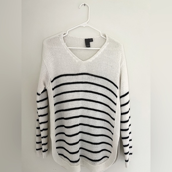 slpbr1207's tweet photo. So good I had to share! Check out all the items I'm loving on @Poshmarkapp #poshmark #fashion #style #shopmycloset #quinn: https://t.co/iDzfDsodG3 https://t.co/0HseV9NNB2