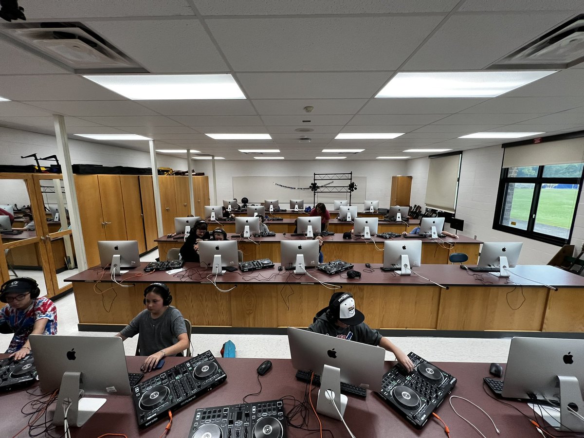 Great first day of “Intro to DJ Camp”! Lots of singing, great songs and smiles! Students are learning how to use <a href="/Serato/">Serato</a> and how awesome <a href="/questlove/">?st</a> is! Love that <a href="/OAUpdate/">OA Schools</a> provides these opportunities for our students!