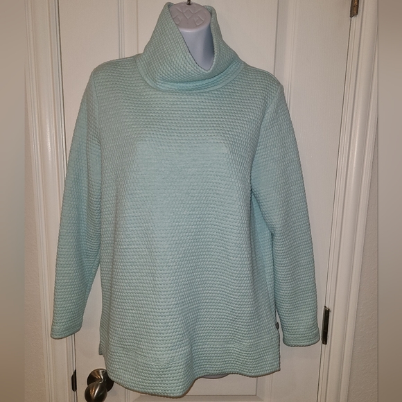 So good I had to share! Check out all the items I'm loving on <a href="/Poshmarkapp/">Poshmark</a> #poshmark #fashion #style #shopmycloset #prana #oscardelarenta #talbots: posh.mk/R21NZmxNvBb