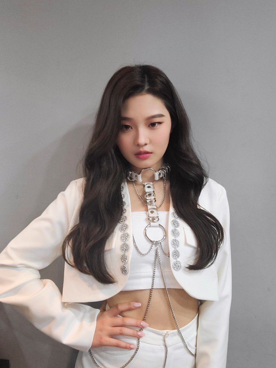 I will wait for you for as long as it takes.

#SunnyLikeHyunheeDay
#에이스_혀니_생축