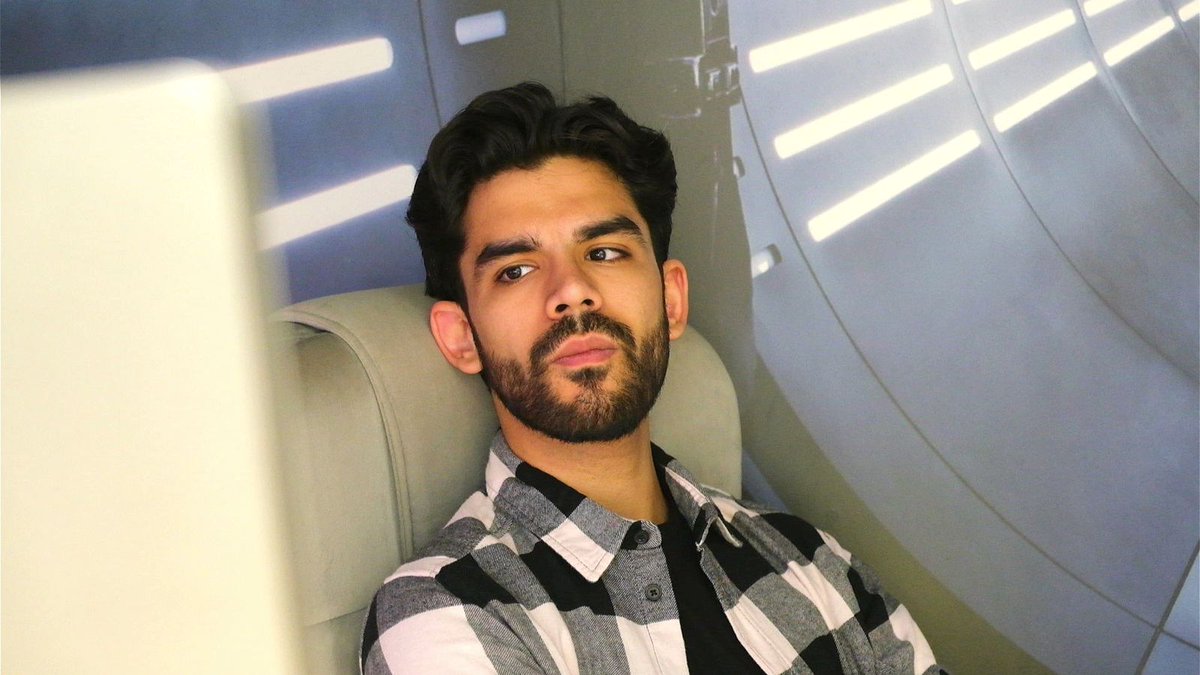 AnshMehraaa's tweet image. Students rely too much on cold emailing or DMing to get paid work.
I'll tell you the most practical way to grow if you're just starting out. It is very different from what you see online.
My advice here will work for creative freelancers like editors, writers, and designers.