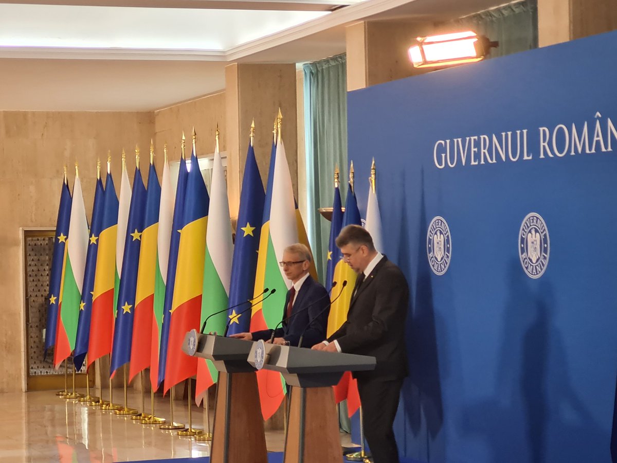B_Predescu's tweet photo. Honoured and glad to have contributed to the successful meeting in #Bucharest between the Prime Ministers of 🇷🇴 @CiolacuMarcel and 🇧🇬#NikolyDenkov.
Good teaming up -again- with my esteemed colleague 🇧🇬Amb #RadkoVlaikov🫶.
#workinprogress
@MAERomania @MFABulgaria https://t.co/4YH0oAiIlU
