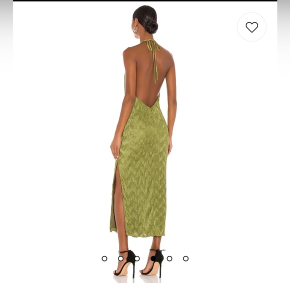 ClothesPlz's tweet photo. So good I had to share! Check out all the items I'm loving on @Poshmarkapp #poshmark #fashion #style #shopmycloset #houseofharlow1960: https://t.co/ut1tIDFHt4 https://t.co/qVF0szDzI2