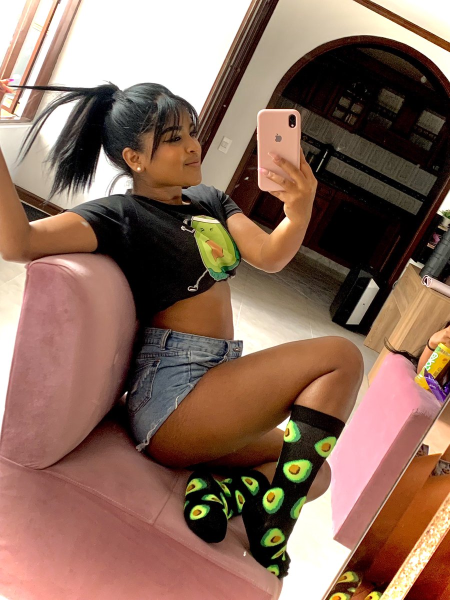garijulien_Of's tweet photo. Que hubo mor ? Salimos a parchar o que 😏😈 #Barbie #single #Bogotá #venezolana #onlyfans_girl https://t.co/LWb7vWs32J