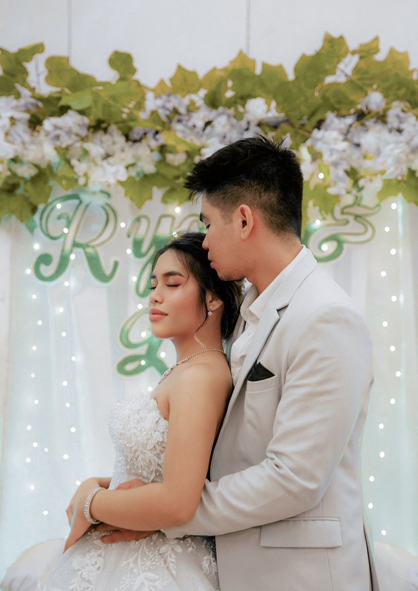 Laricious_Patty's tweet photo. Happy 1st wedding anniversary hubby 🤍 https://t.co/pMaSbclwJJ