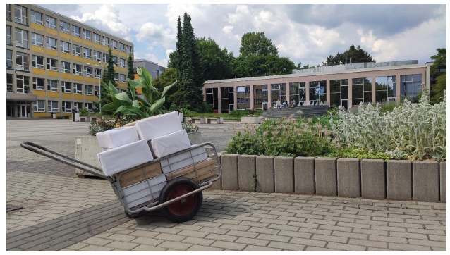 predation_rates's tweet photo. @FuncAgroEco @fzpczu @Dr_Eze_Gonzalez @IMBIVCONICETUNC We will do this with the help of many colleagues participating in their study sites in several countries to test if the latitudinal predation gradient holds in human-modified environments. Michal already sent the first set of packages with caterpillars after a lot of work https://t.co/N2jiFo1QiI