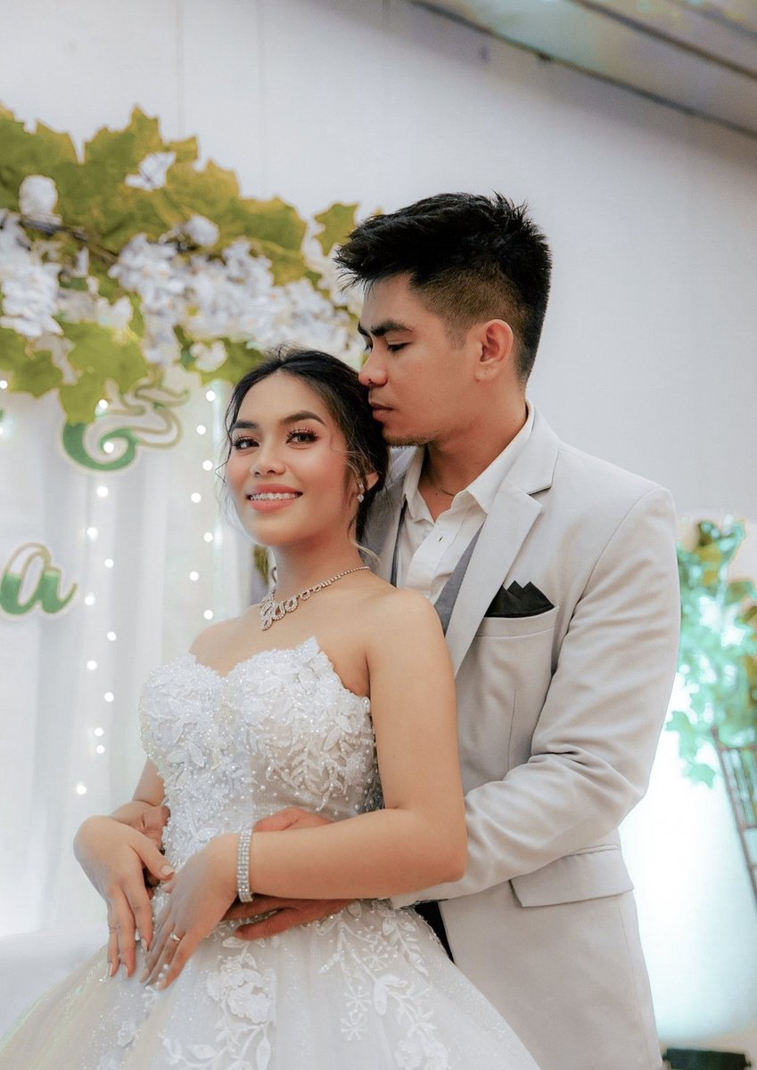 Laricious_Patty's tweet photo. Happy 1st wedding anniversary hubby 🤍 https://t.co/pMaSbclwJJ