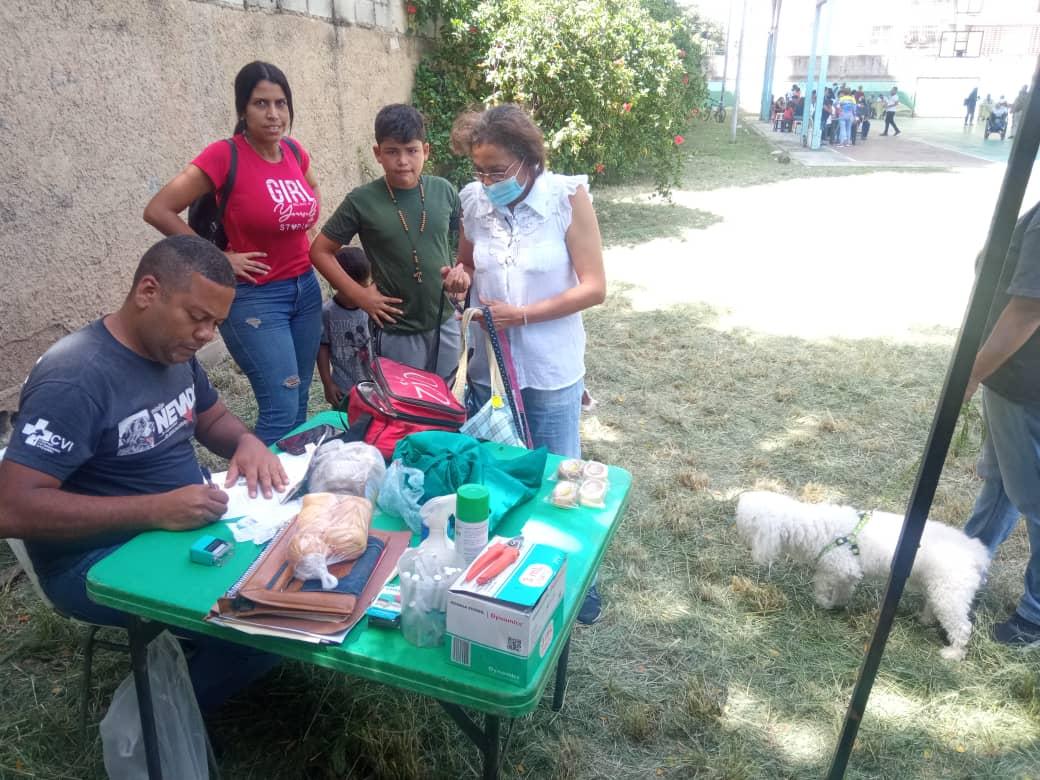 AlcDeGirardot's tweet photo. #ATENTOS ✅ En esta jornada participan instituciones como @Sager_Oficial @IVSSOAMARACAY  @MovSomosVe brindando atención médica y social. Además el equipo de @nevadoaragua forma parte de esta actividad brindando atención gratuita para mascotas. 

@RafaelMaracay21 
#Maracay https://t.co/HoP3KTKp0O