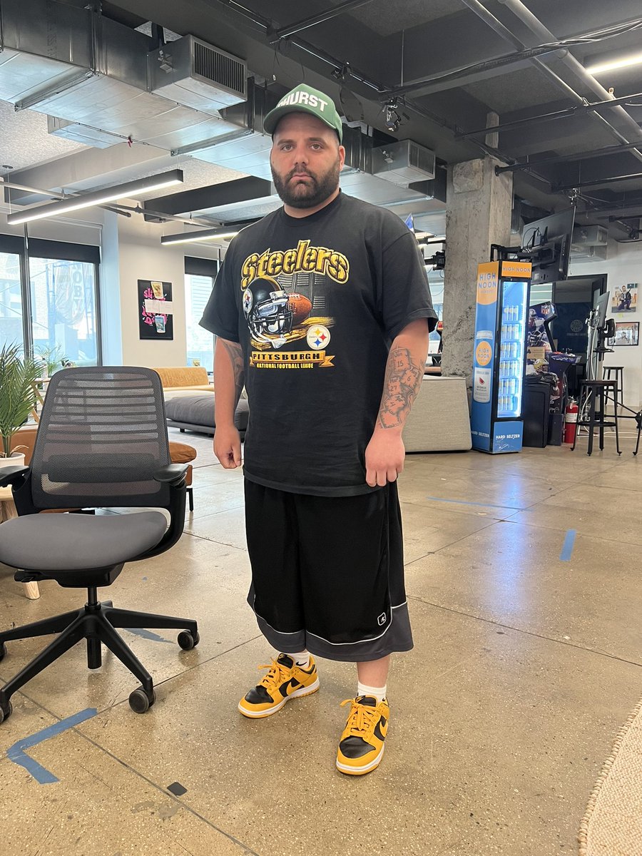 VivaLaStool's tweet photo. Rate @Jerrythekid21’s fit https://t.co/06UtfBXmkG
