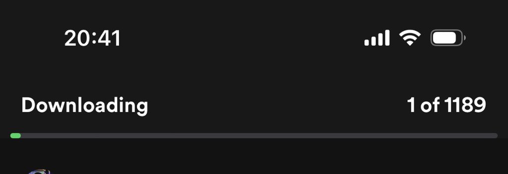 MaekailB's tweet photo. @Spotify since new update songs download but this never changes? https://t.co/MLc1cAIrRv