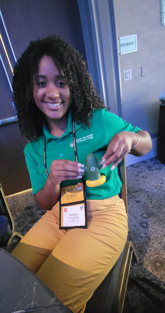 Twins! 🌵Thanks BUHSD GEAR UP! 😁 #GUCon #GEARUPworks <a href="/edpartnerships/">NCCEP</a>