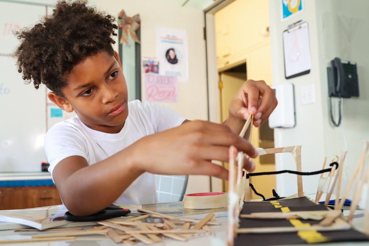 sacredheartsf's tweet image. Scenes from an epic bridge building challenge in Ms. Sell&apos;s Morning Academics summer class. These young engineers had some great ideas!
