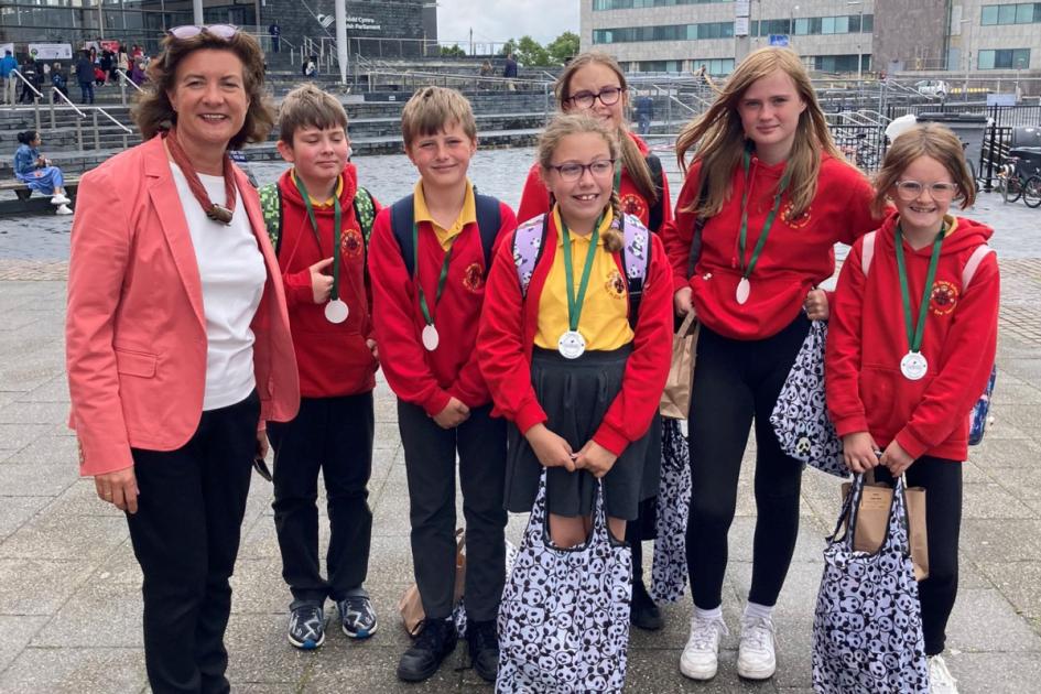Holy Name Fishguard pupils' seagrass project celebrated at Senedd dlvr.it/SsK6dY