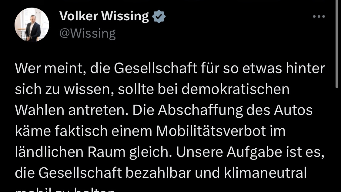 Choose your fighter #Rackete #Wissing