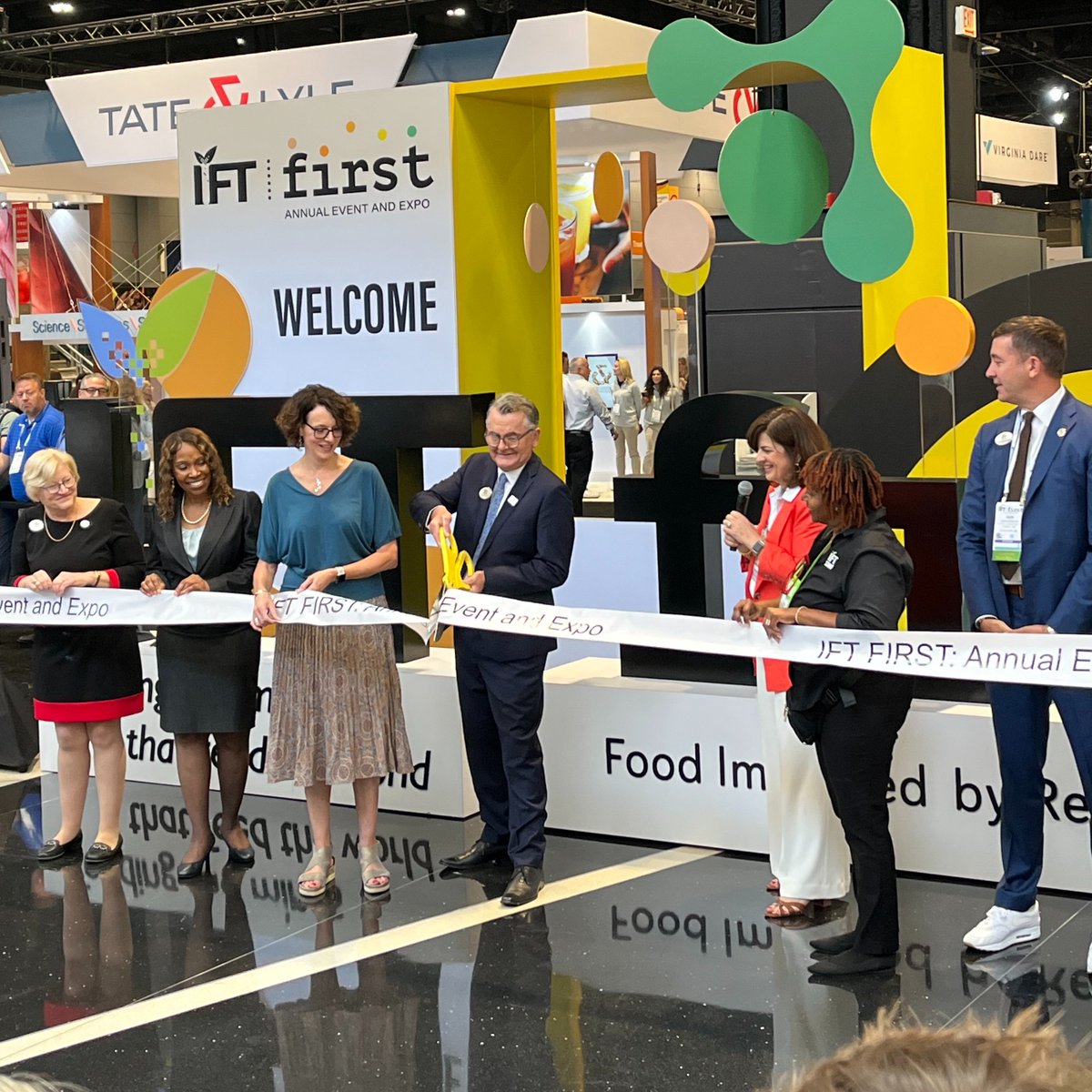 Welcome to Chicago, @IFT! We are thrilled to host #IFTFIRST at @McCormick_Place and welcome thousands of experts in food technology to our great city.