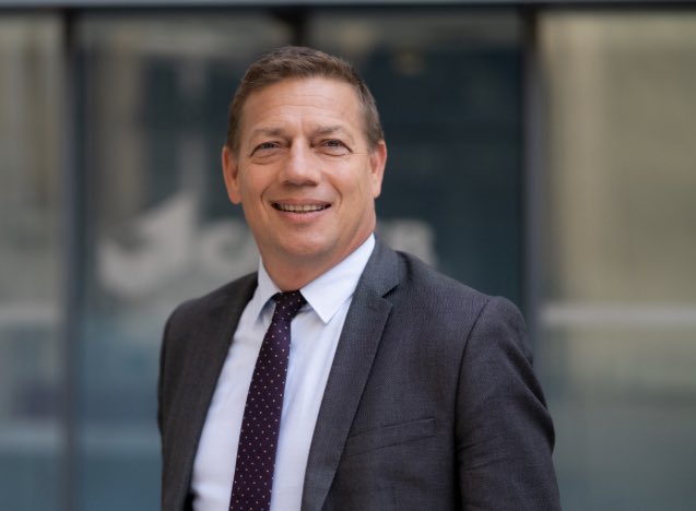 👏🏼 Félicitations à <a href="/reponcapeb/">Jean-Christophe Repon</a>, président de la #CAPEB, fait chevalier de la Légion d'honneur. Il continuera à porter fort la voix des #tpe du #batiment.
Via <a href="/Le_Moniteur/">LeMoniteur</a> @PierrePichere 👇
lemoniteur.fr/article/jean-c…