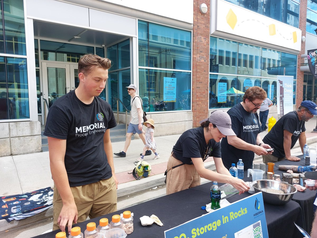 ProcessENG_MUN's tweet photo. A big Thank You to everyone who joined us! We had an amazing event this past Saturday, showcasing the wonders of process engineering including the process of how carbon storage is stored in rocks and the process to make a skin sensitive, green degreasing hand cleaner🪨🧪 https://t.co/lh31TR97OH