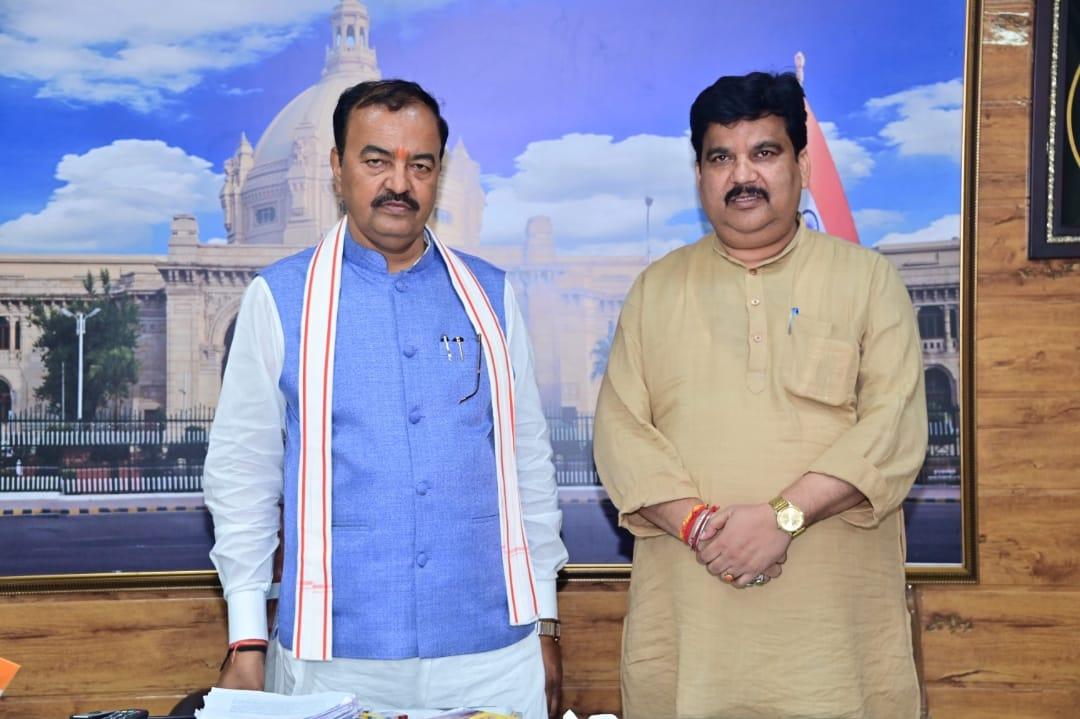 लखनऊ 17/7/2023 लखनऊ में भारतीय जनता पार्टी उत्तर प्रदेश के पूर्व प्रदेश अध्यक्ष एवं यशस्वी उप मुख्यमंत्री माननीय केशव प्रसाद मौर्या जी उनके आवास पर मुलाकात किया <a href="/kpmaurya1/">Keshav Prasad Maurya</a> <a href="/OfficeOfKPM/">Office of Keshav Prasad Maurya</a>