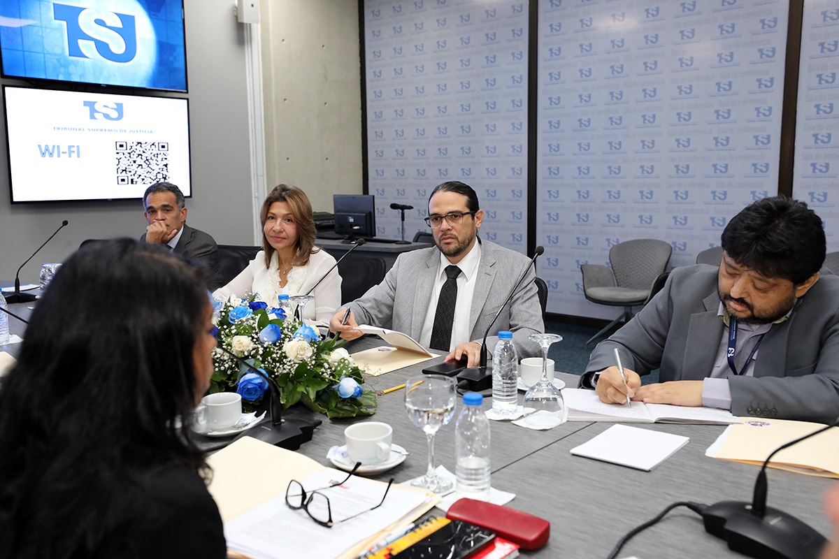 TSJ revisa proceso de desalojos en materia inquilinaria en sesión interinstitucional de trabajo tsj.gob.ve/-/tsj-revisa-p…

#17Jul 
#TSJAvanza