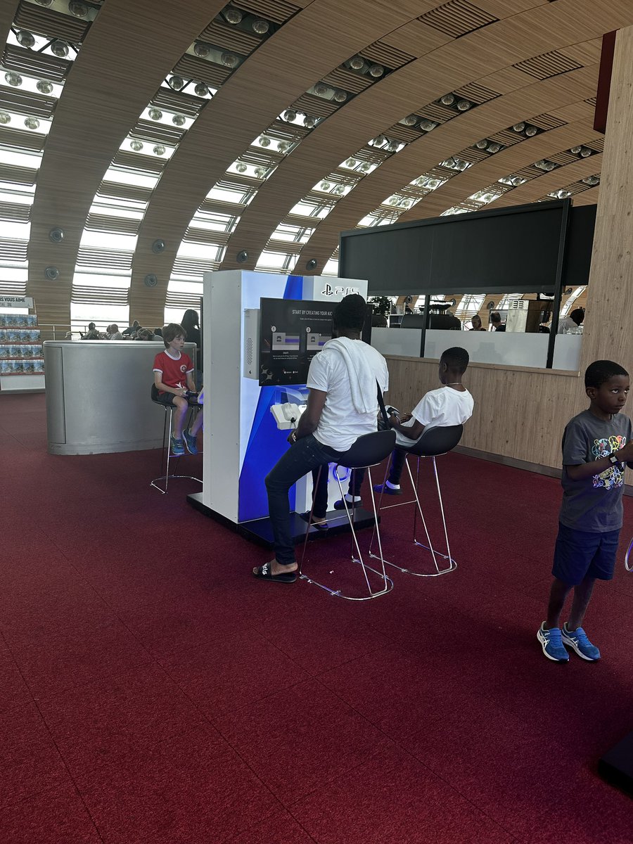 Marques Brownlee tweet media