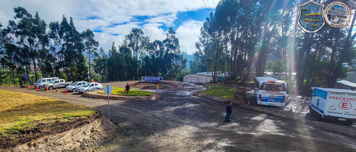 ximepb's tweet photo. Se inauguró importante herramienta para la capacitación de nuestros conductores profesionales de Baños, Cuenca la @ANT_ECUADOR Azuay presente en la puesta en marcha del parque vial de la ECCP BAÑOS @yruilova @ErnestoVarasVal https://t.co/OFvwuwH82x