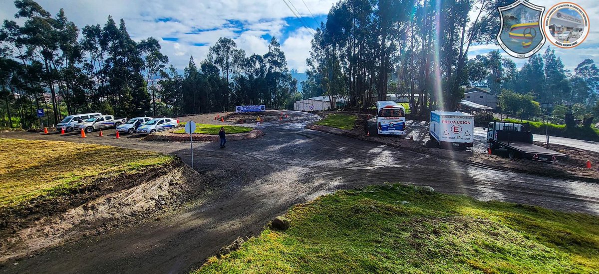 ximepb's tweet photo. Se inauguró importante herramienta para la capacitación de nuestros conductores profesionales de Baños, Cuenca la @ANT_ECUADOR Azuay presente en la puesta en marcha del parque vial de la ECCP BAÑOS @yruilova @ErnestoVarasVal https://t.co/OFvwuwH82x