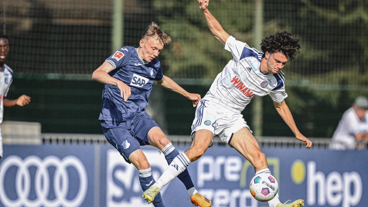 Bluecoxtra's tweet photo. Full Time: TSG Hoffenheim 1️⃣ : 1️⃣ RC Strasbourg
#TSGRCSA #BLUECO #RCSA
Scorers for #RCSA
8': Lebo Mothiba ⚽
88': Tom Saettel ⚽ https://t.co/azM1Mf4L47
