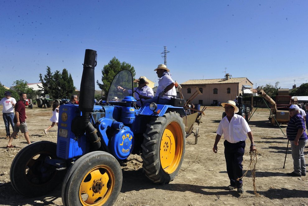 tractorantiguo's tweet photo. La Asociación participó en el Día del Mundo rural en Miranda de Arga https://t.co/ox8PCOC3Cp