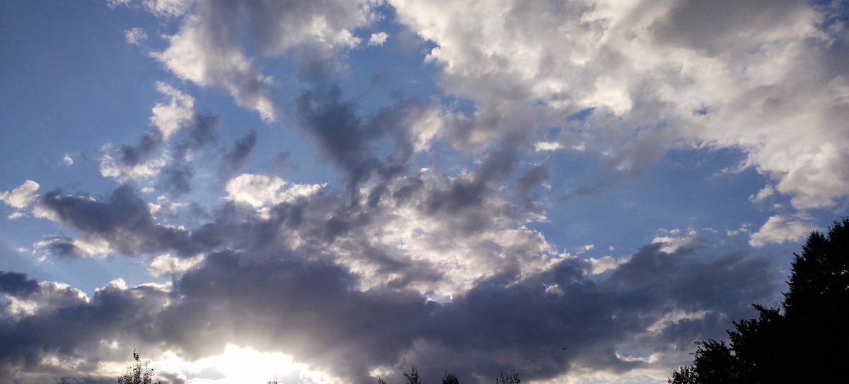 _peace_pax's tweet photo. 🎶☁️☁️🐎🐎☁️☁️... а по небу прокатите нас, облака ! https://t.co/smtJWQW4xe