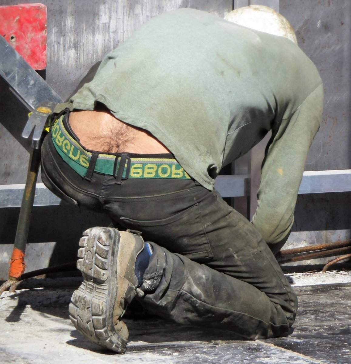 🤪🥵 that's an ivitation!
 #hairyass #sweaty #hairymen #bluecollar