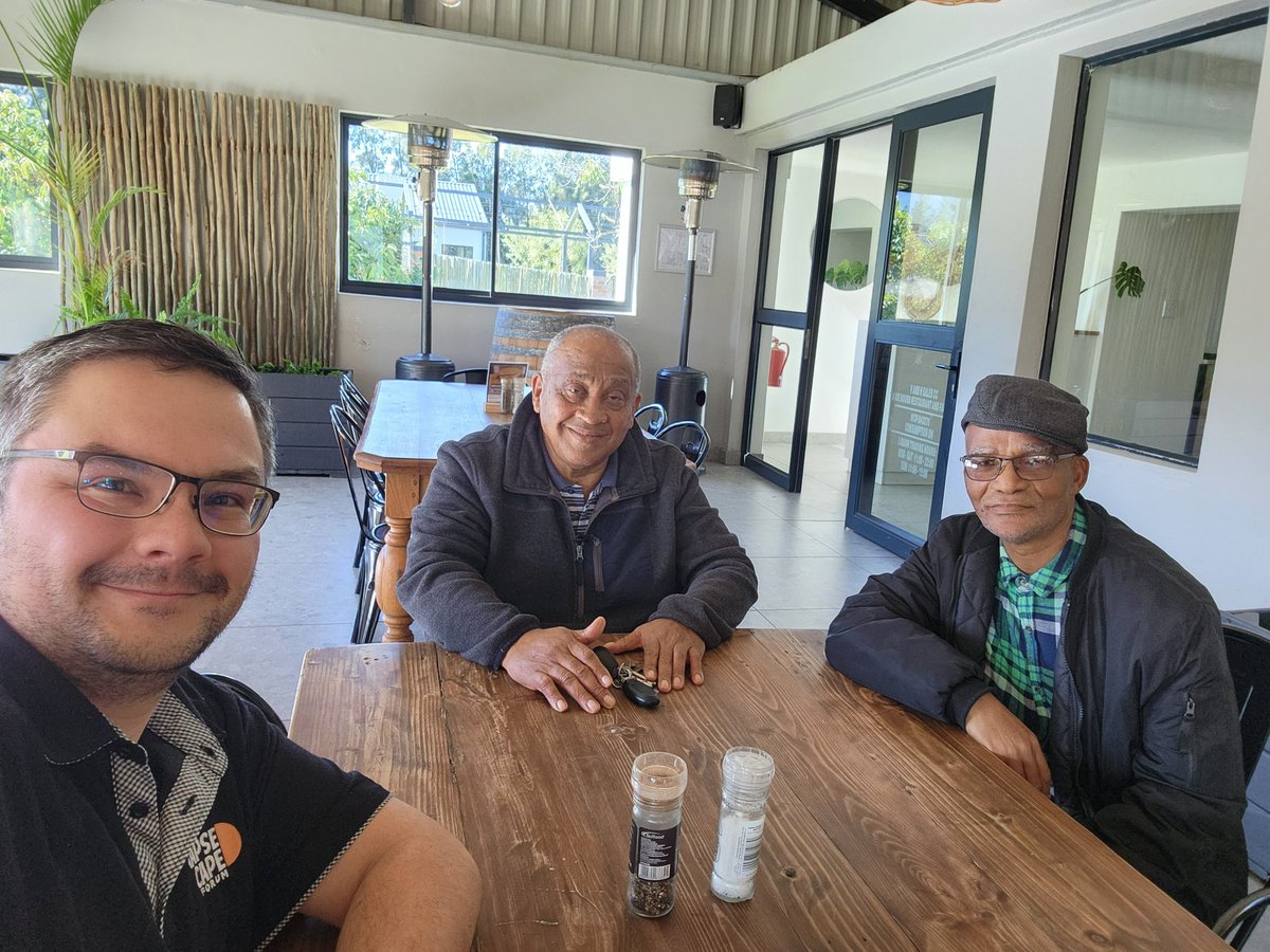 KaapseCapeForum's tweet photo. | Onderwys |

Die #KaapseForum beplan vandag saam met #Educatio beide onderwys inisiatiewe sowel as gemeenskapsprojekte in die Witzenberg distrik. https://t.co/3BKeFMGpK2